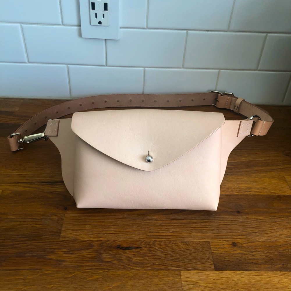 Minimalist Nude Leather Belt Bag - Unbranded